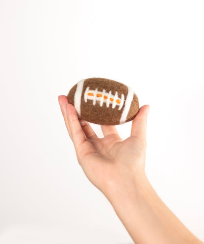 BUDDY. Hundespielzeug aus Schafwolle "Football"