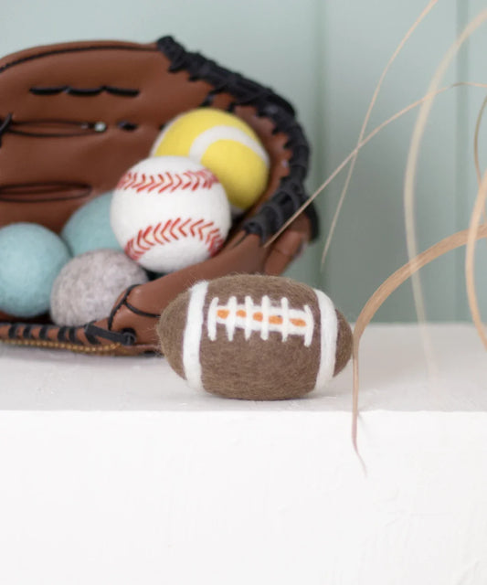 BUDDY. Hundespielzeug aus Schafwolle "Football"