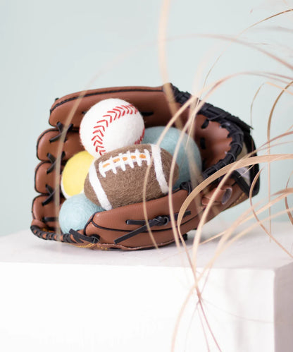 BUDDY. Hundespielzeug aus Schafwolle "Baseball"